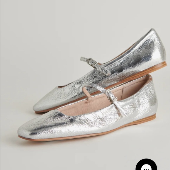 Mary Jane ballet flats. Silver distressed leather. Size 7 1/2. - Picture 4 of 10